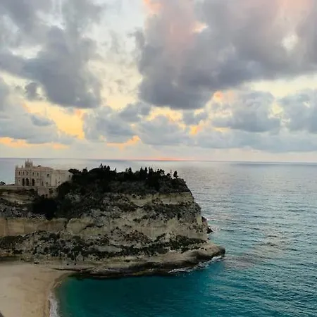 Smeraldo House A Few Steps From The Sea