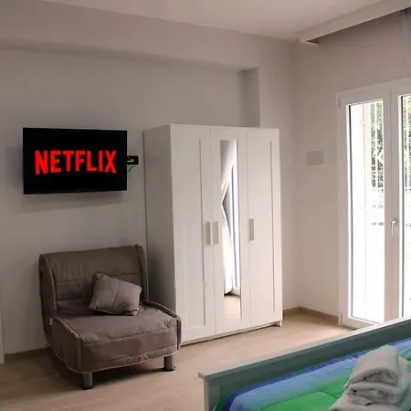 Smeraldo House A Few Steps From The Sea Apartamento