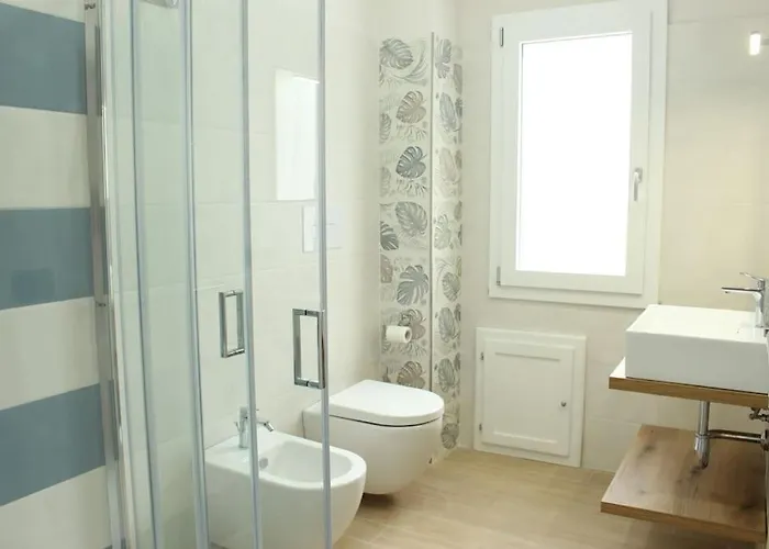 Smeraldo House A Few Steps From The Sea דירה