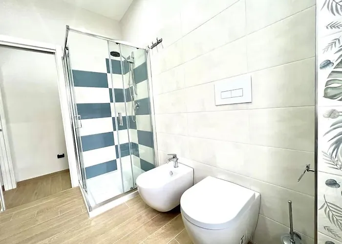 Smeraldo House A Few Steps From The Sea דירה *